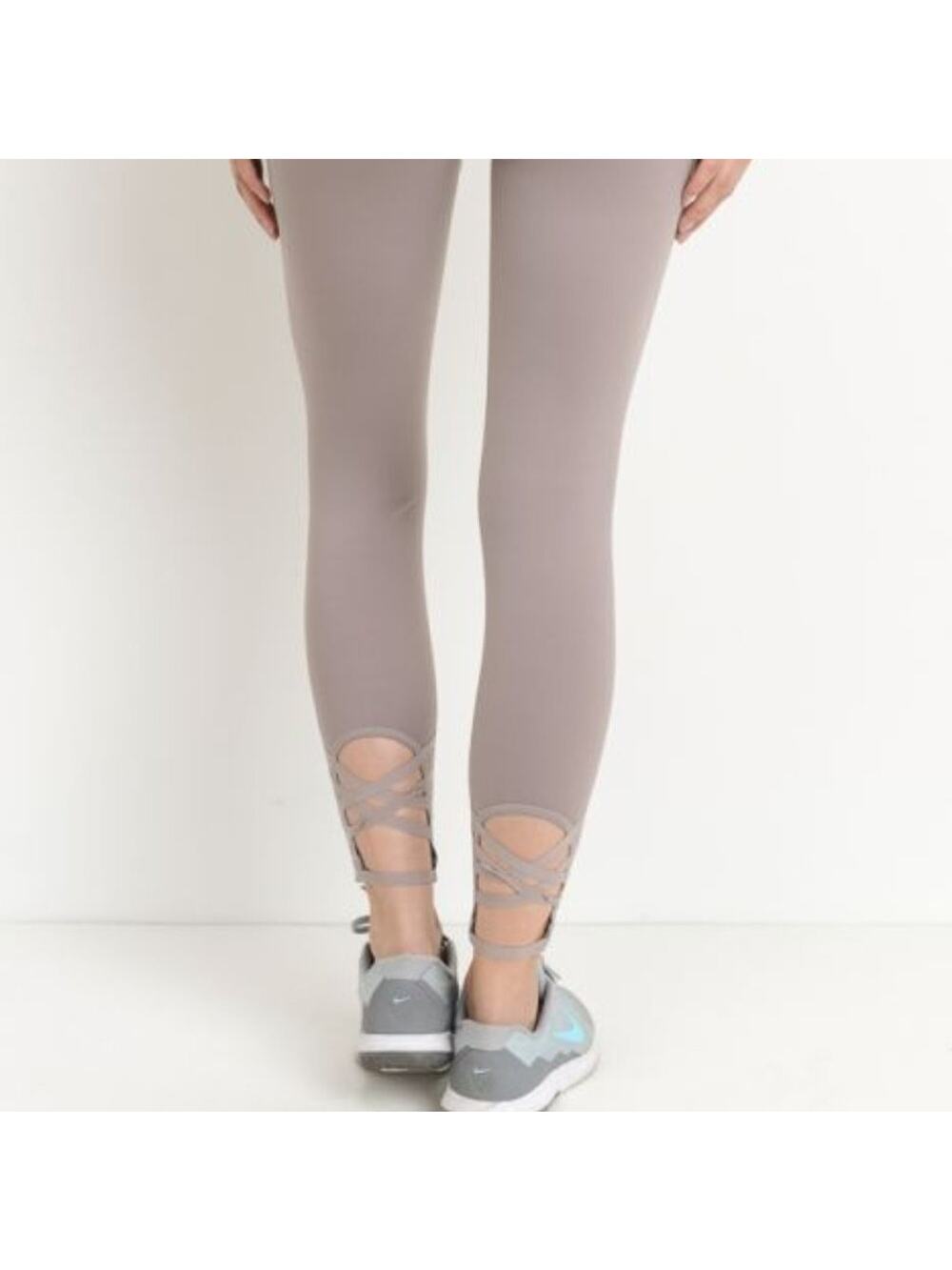 Criss-Cross Leggings Size Medium